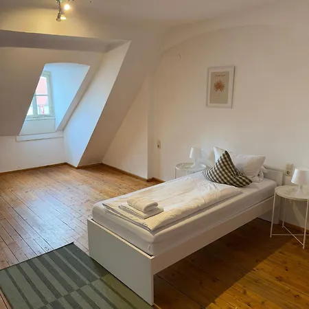 Monteurwohnung In Fuer Bis Zu 5 Personen Apartman